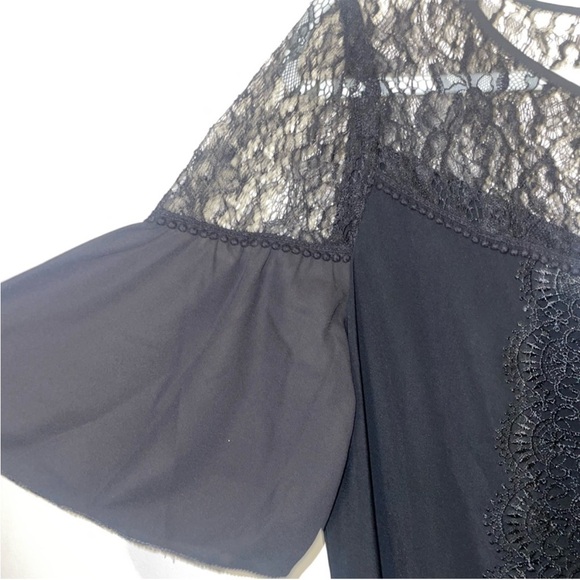 White House Black Market 💮 new! Lace yoke flare top medium nwt - Picture 4 of 5